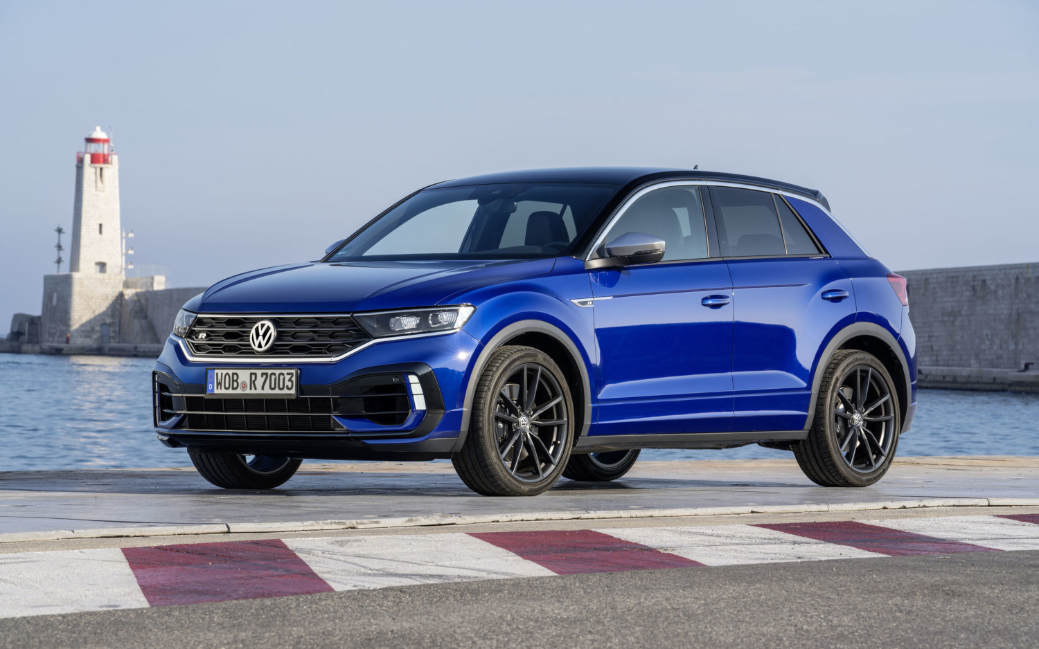 Comparison Skoda Kamiq 2020 vs Volkswagen TRoc R 2019 SUV Drive